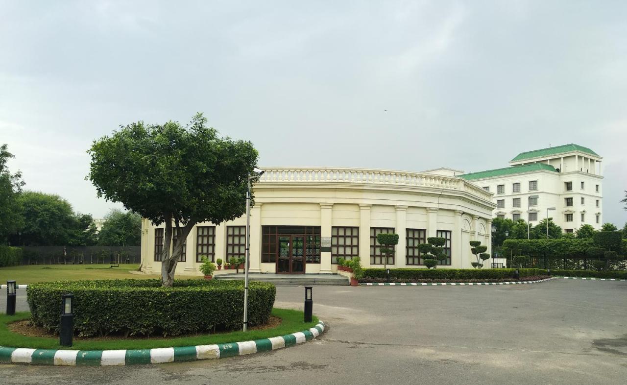 فندق Dlf Club 3 غورغاون المظهر الخارجي الصورة